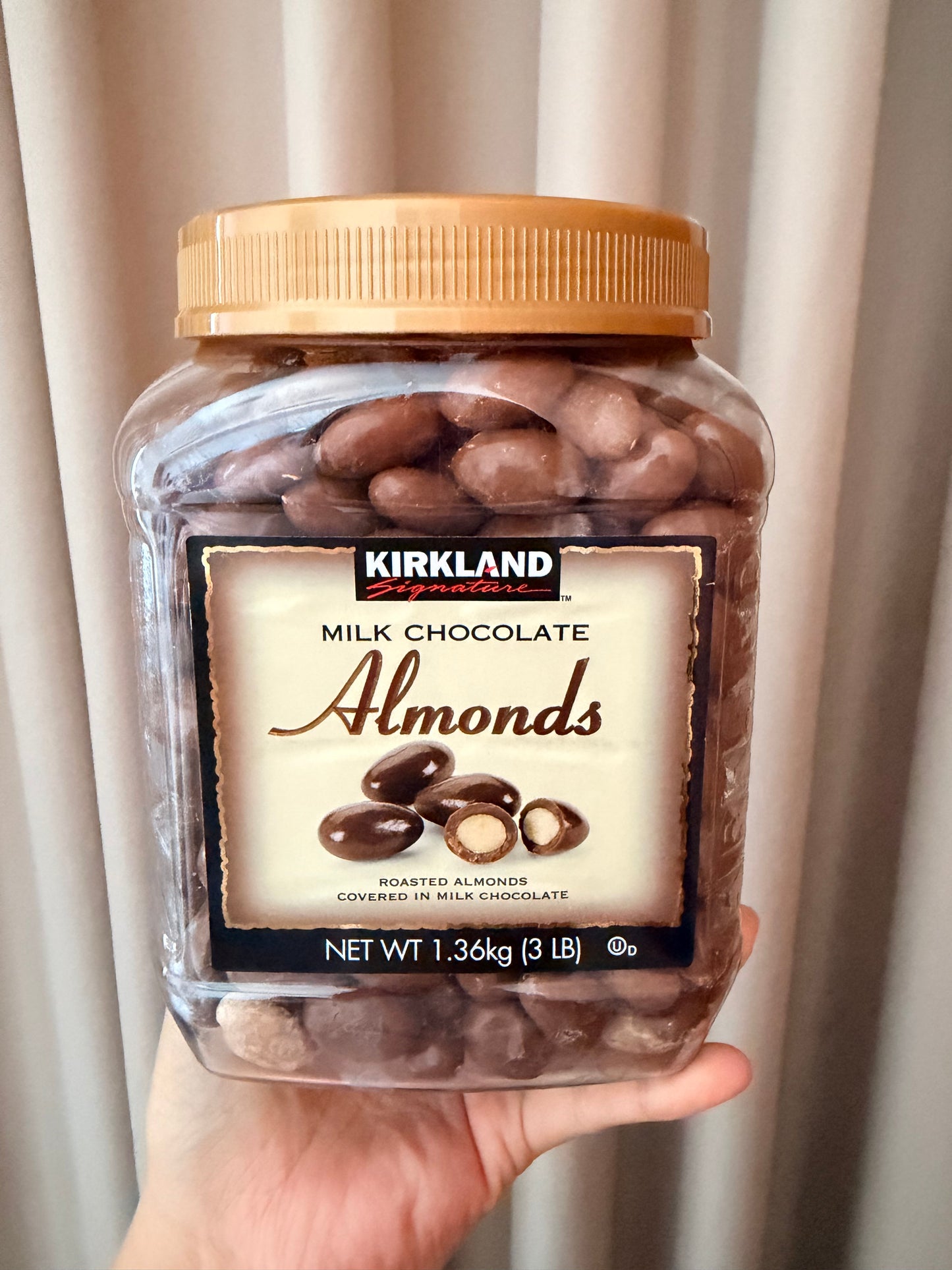 Kirkland Almond Milk Chocolate 1.3KG
