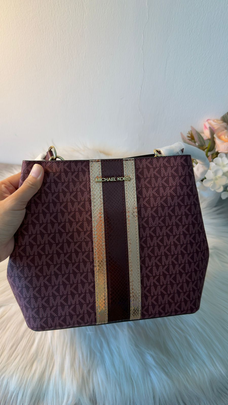Michael Kors Pratt Medium Shoulder Bag