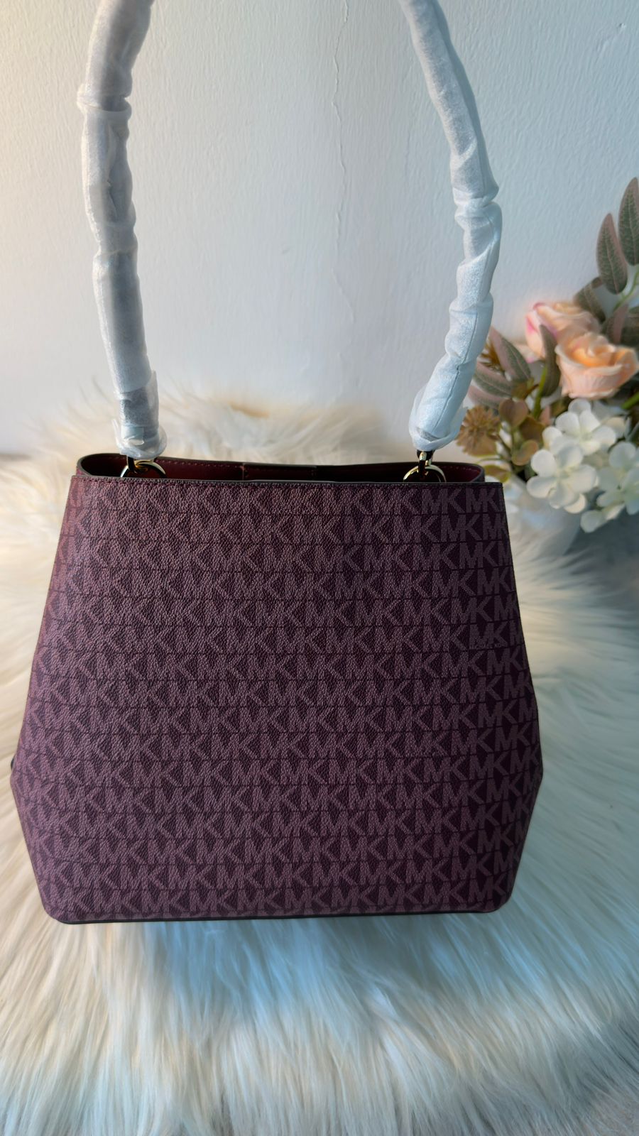 Michael Kors Pratt Medium Shoulder Bag