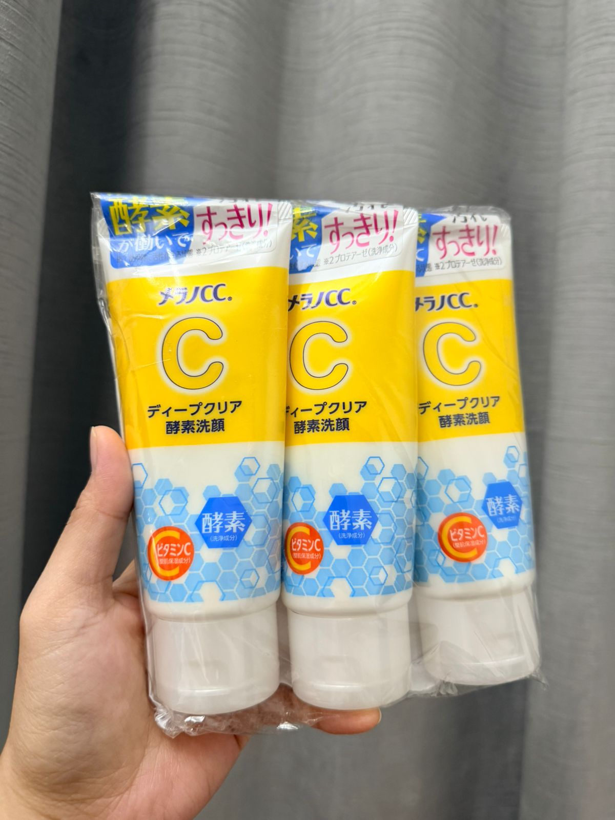 Melano CC Deep Clear Enzyme Face Wash 1pc