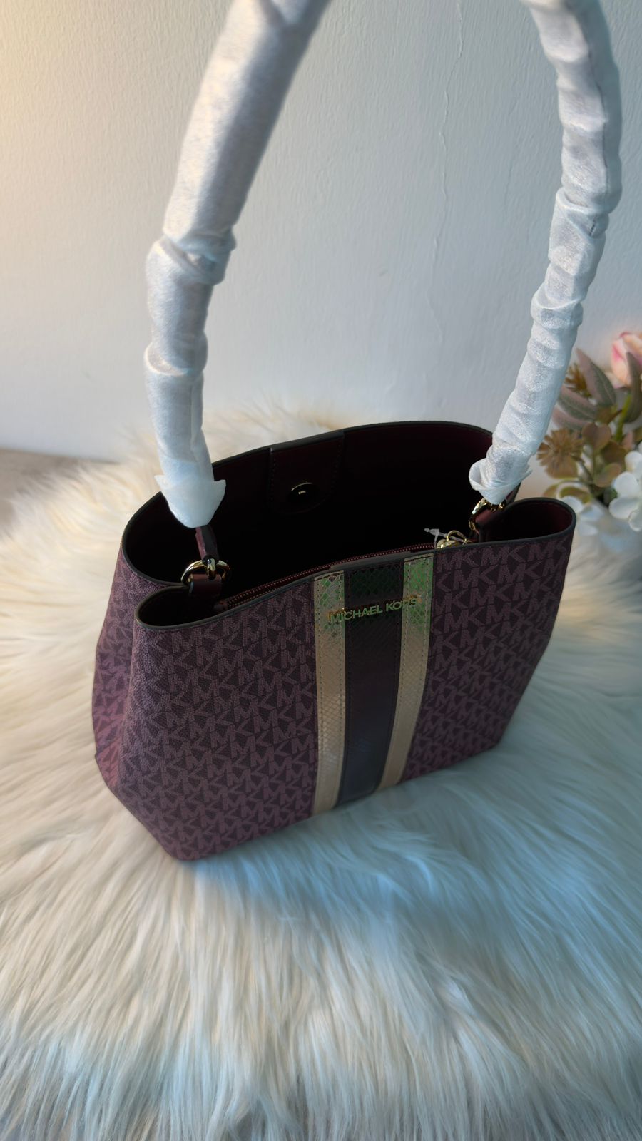 Michael Kors Pratt Medium Shoulder Bag