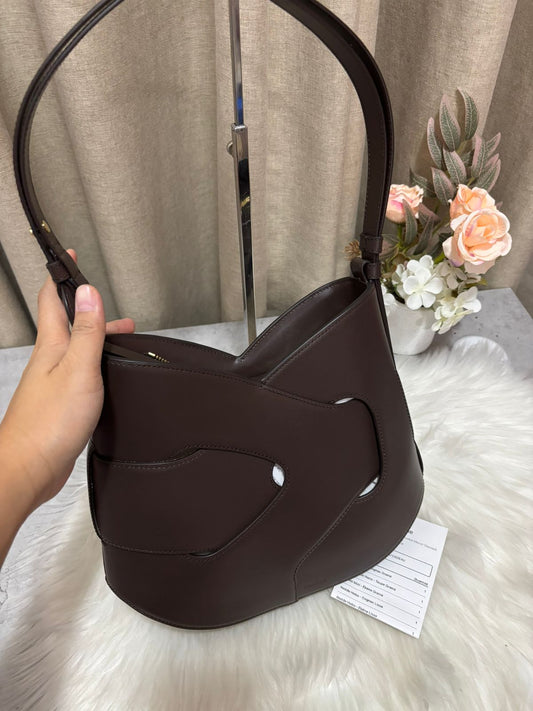 Nodde Hobo
EDITION SMOOTH EBONY