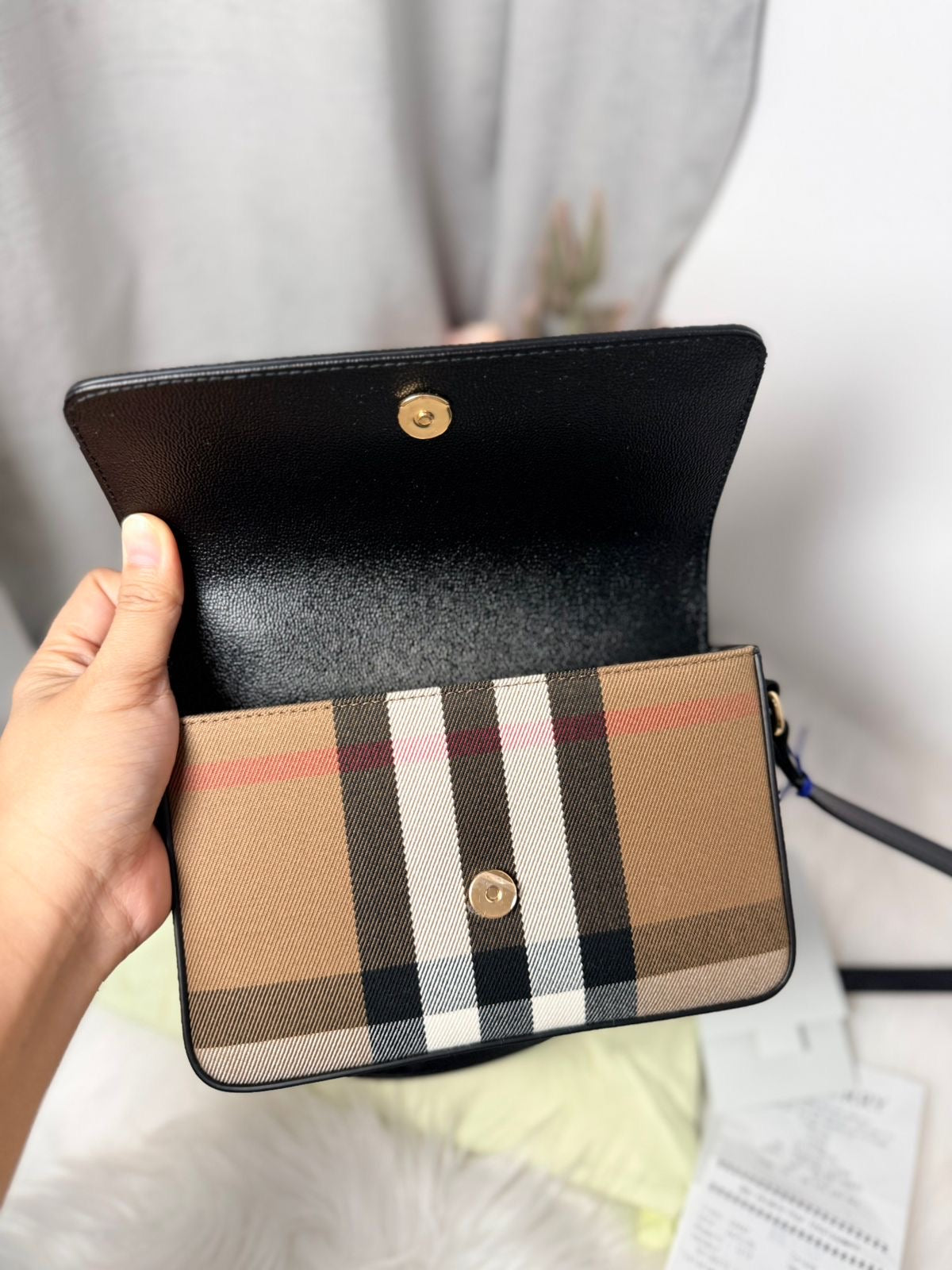 Burberry Flip Black