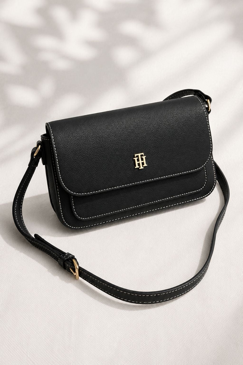 Tomy Hilfiger Sling Bag